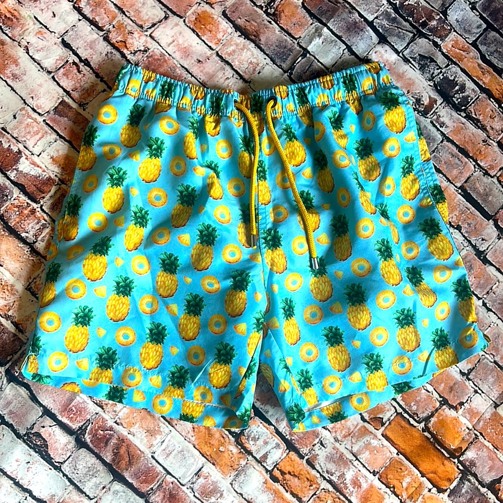 🔥FRANKS medium pineapple swim trunks 🍍🍍🍍